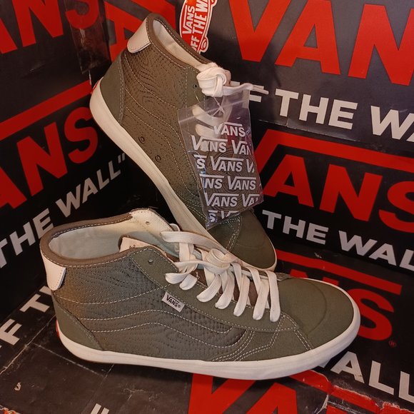 Vans The Lizzie Quilted Grape Leaf Green Men's 9/Women's 10.5 VN0A4BX150K - Picture 1 of 13